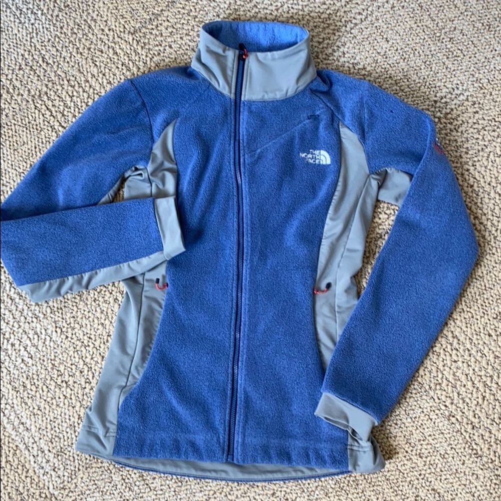 Womens fitted North Face fleece.  Beautiful blue!